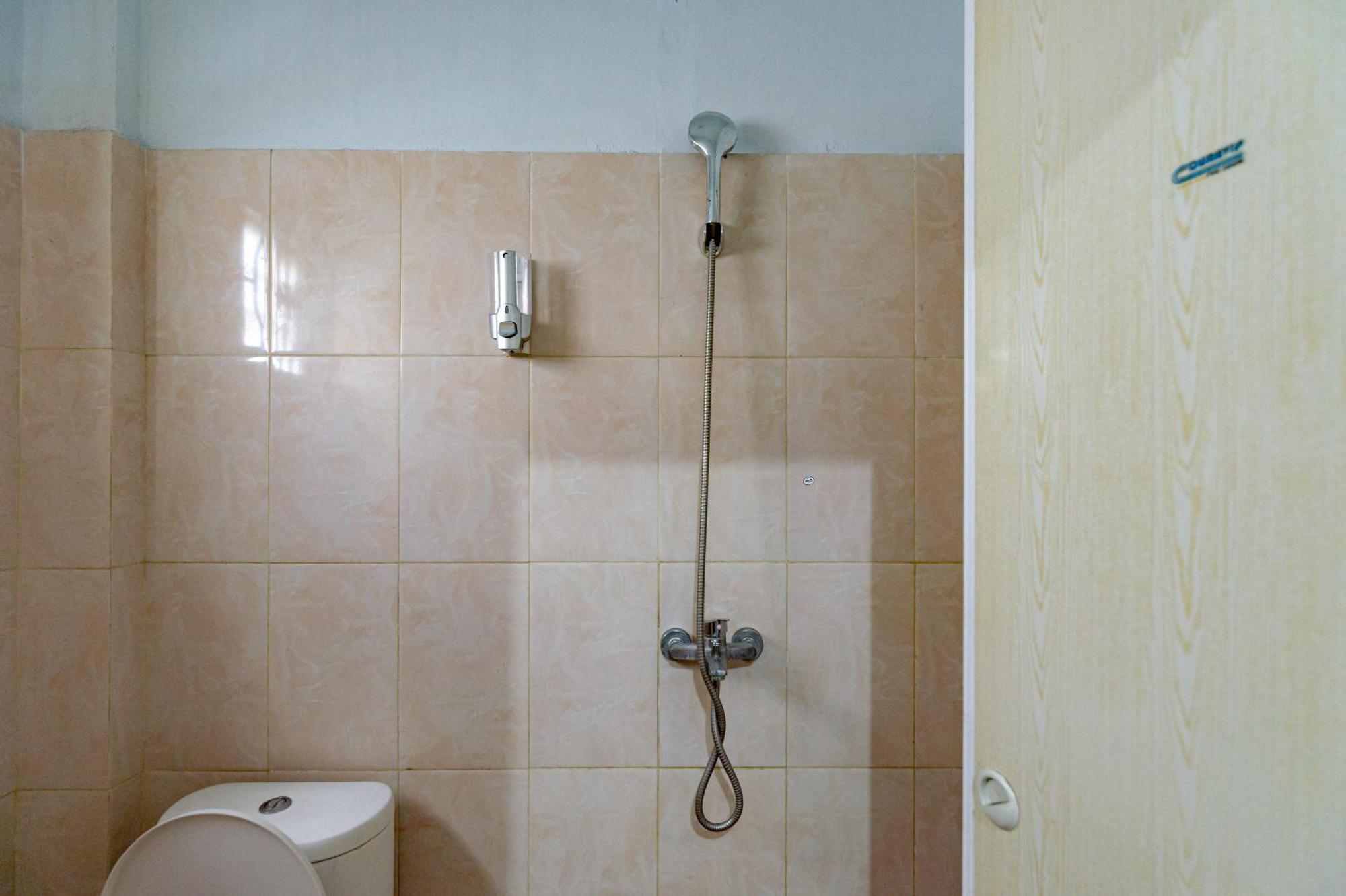 Reddoorz Near Rsud Dr Pringadi Medan 3 Otel Dış mekan fotoğraf