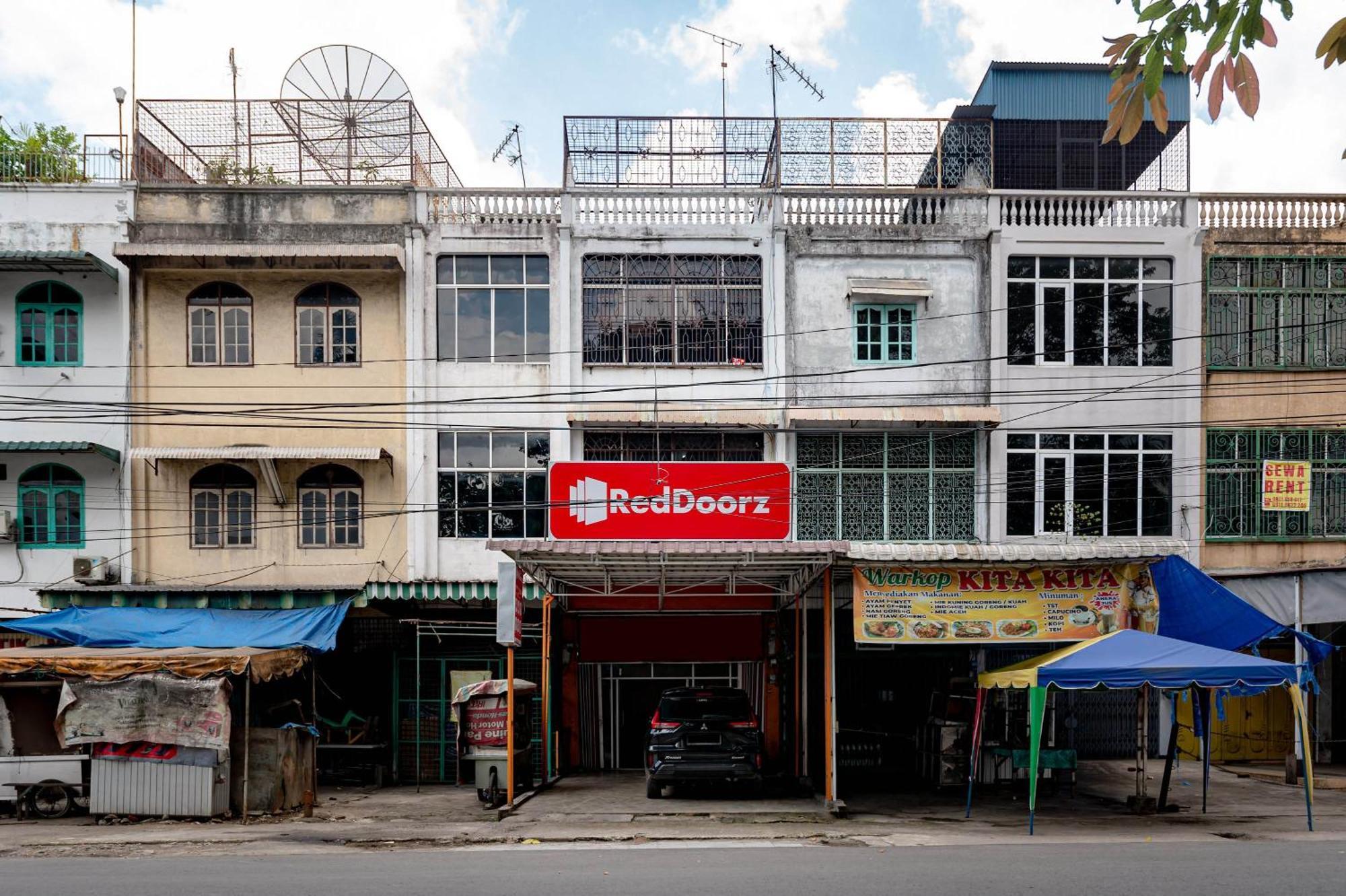 Reddoorz Near Rsud Dr Pringadi Medan 3 Otel Dış mekan fotoğraf